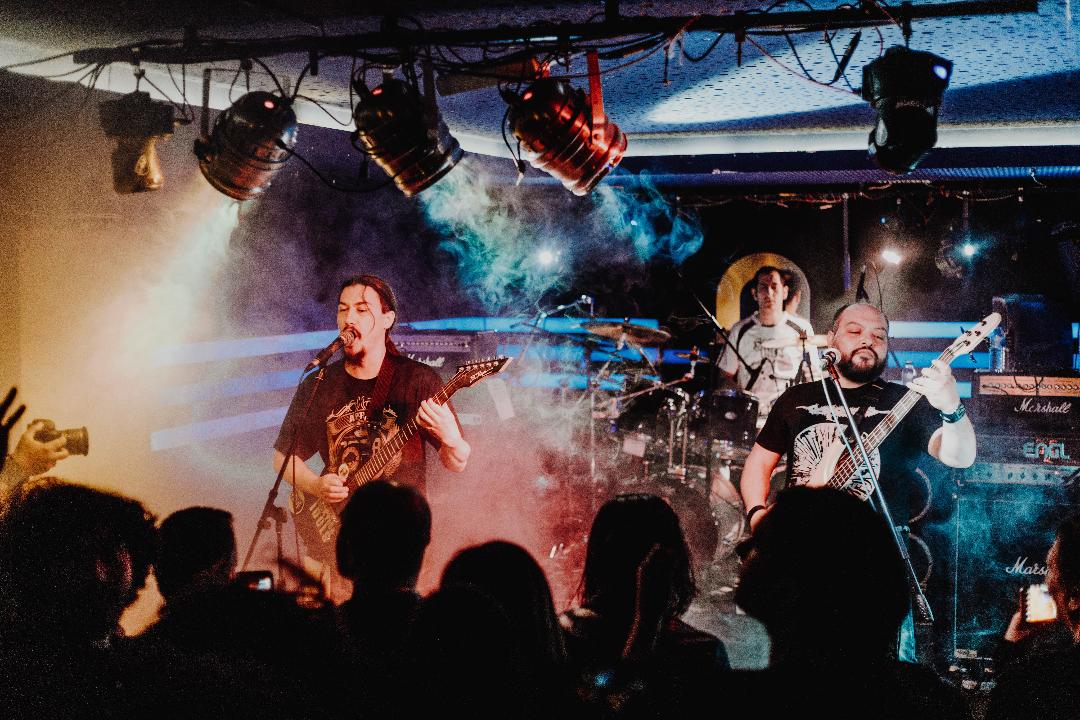 Sapık İnek’in vebalı sesi Okky  ”Grindcore hiç beğenmediğiniz şeylerin yanında, beğenme ihtimaliniz olanları da tokatlamaktır”