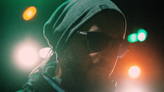 Kutlay Uyar’dan Deep House Şarkı “Son Oyun”