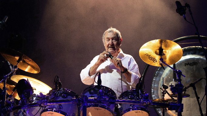 İstanbul Pink Floyd Şarkıları İle Tarihi Bir Ana Ev Sahipliği Yaptı