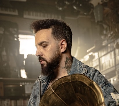 Server Uraz’ın “e2oterik:hiç – özbenliğimi gerçekleştirmek adına bir çaba” İsimli Albümü, Tüm Müzik Platformlarında
