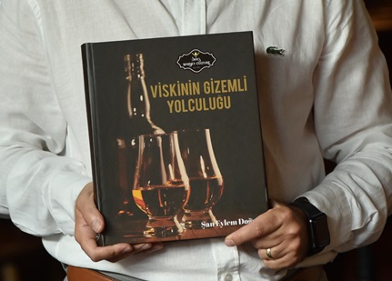 Parmak İzlerinden Ve Hikayelerden İlham Alan “Viskinin Gizemli Yolculuğu” Kitabı Raflardaki Yerini Aldı