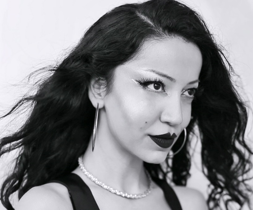 Pınar Azizoğlu, “Kabuk” Şarkısı İle “Kötüyüz Artık!” İsimli Albümüne Gün Sayıyor